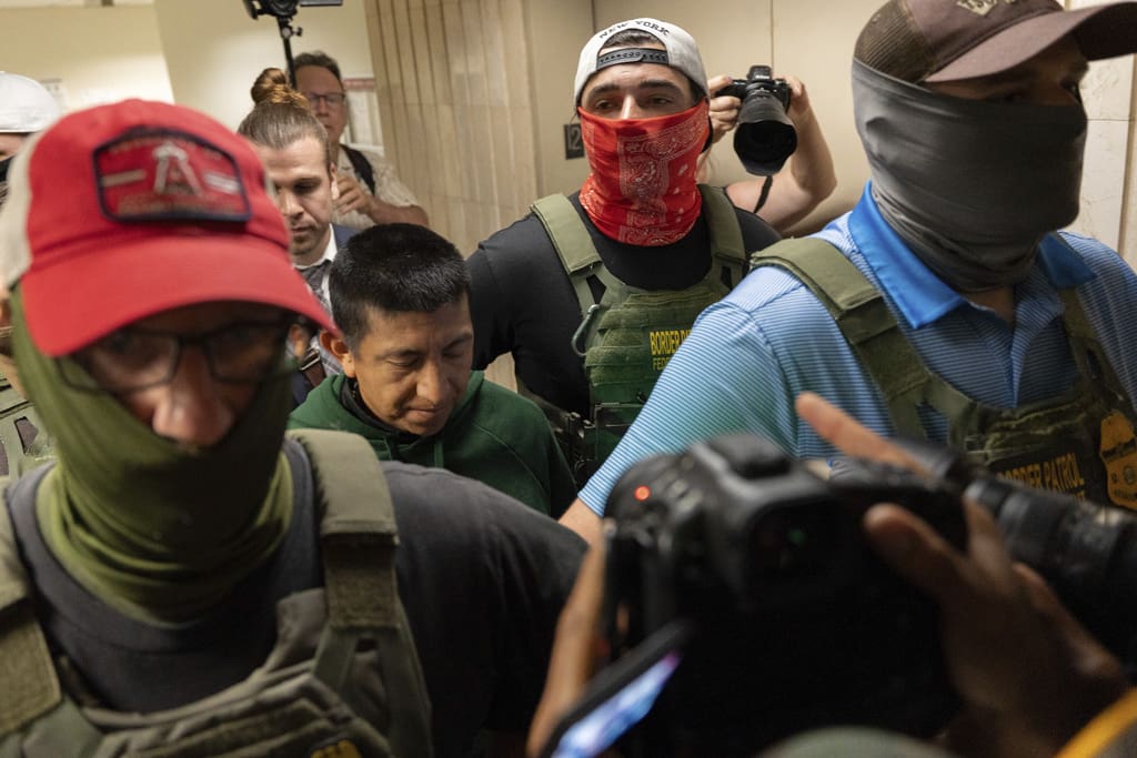Senate Democrats introduce bill to block ICE agents from wearing masks