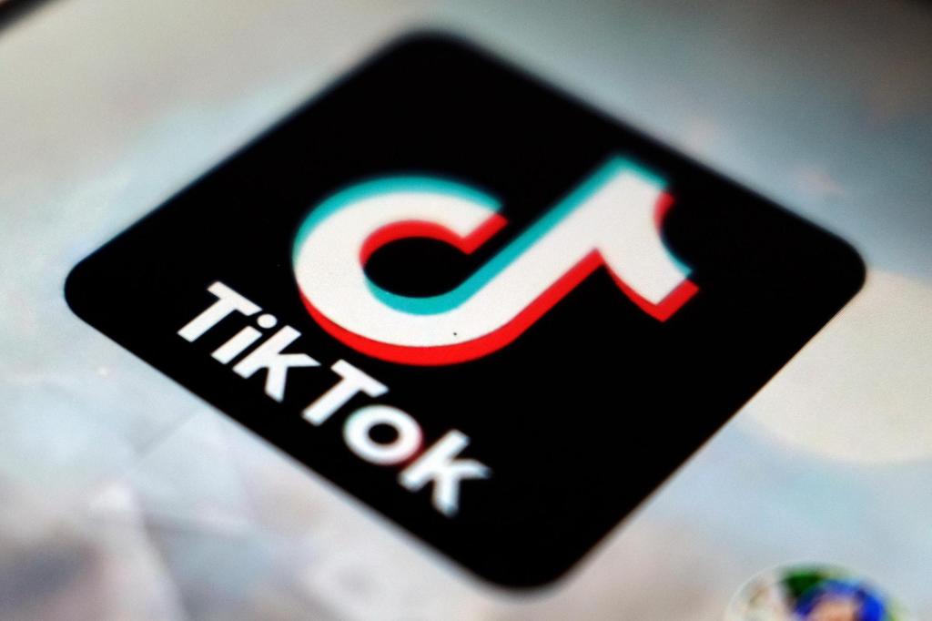 Trump reveals Murdochs and Dell could potentially take part in TikTok deal