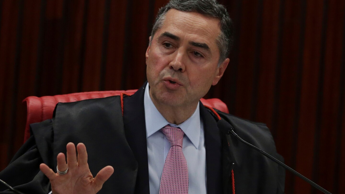 Brazilian Supreme Court justice who oversaw Bolsonaro trial announces retirement