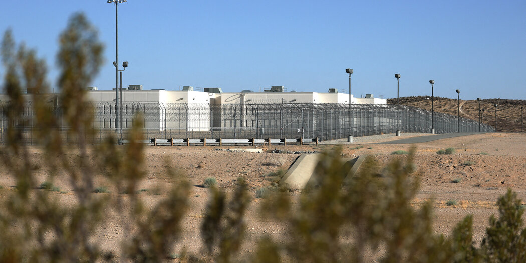 Private Prison Companies’ Enormous Windfall: Who Stands to Gain as ICE Expands