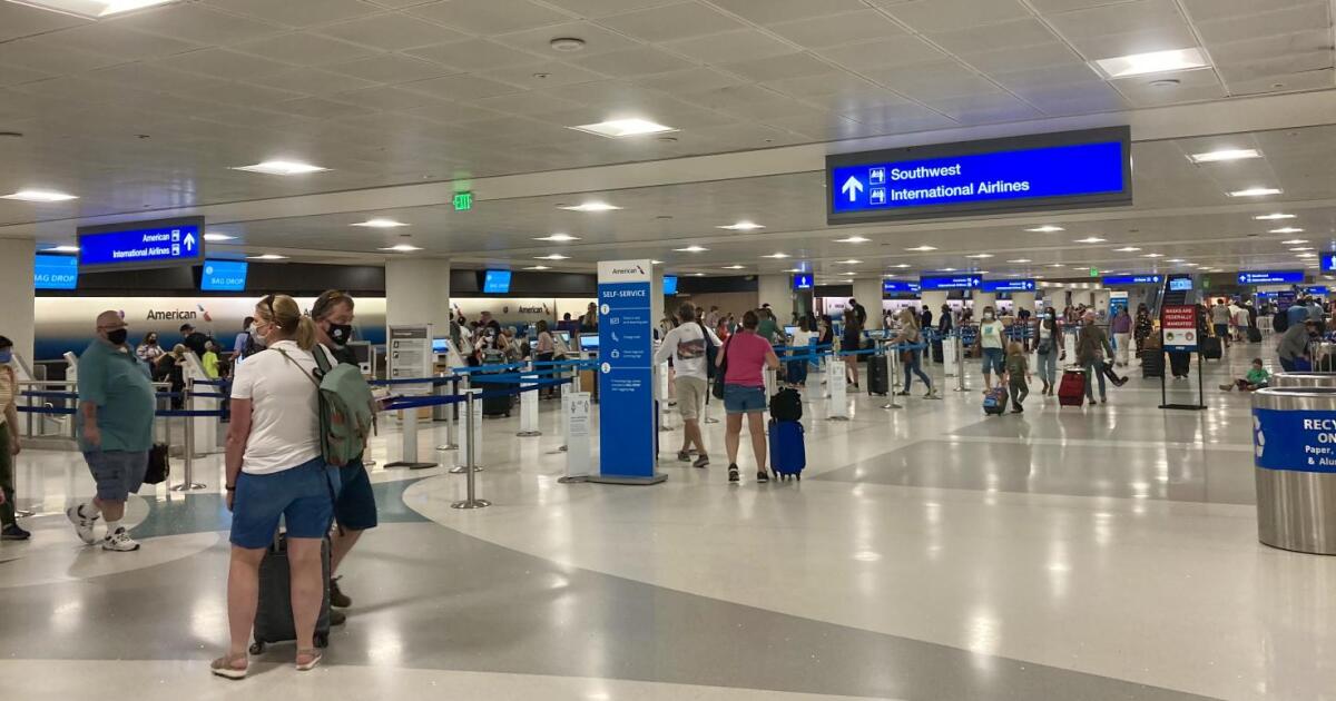 Phoenix Sky Harbor Airport won't play 'political' message blaming Democrats for shutdown