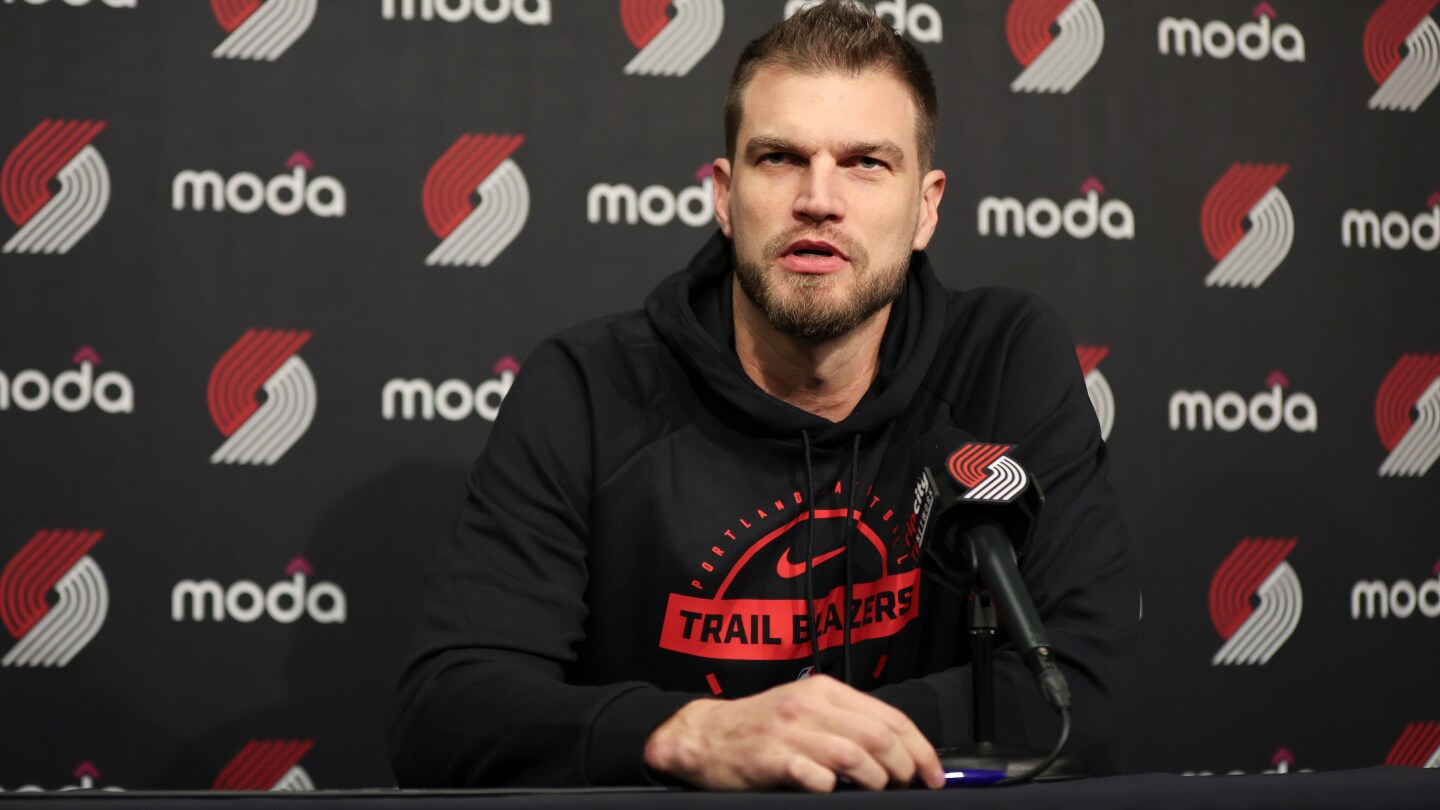Trail Blazers take to the court for the first time after coach Chauncey Billups' arrest