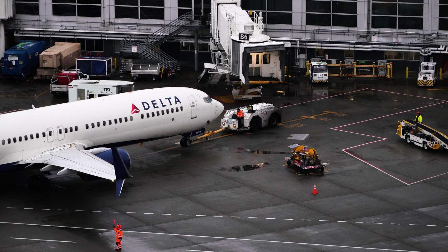 Government shutdown: Nationwide flight cuts expected to continue