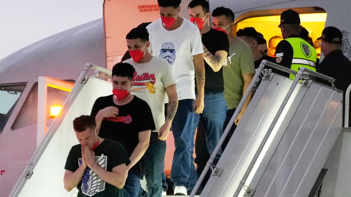Judge to proceed with contempt probe after US flew migrants to El Salvador prison in March