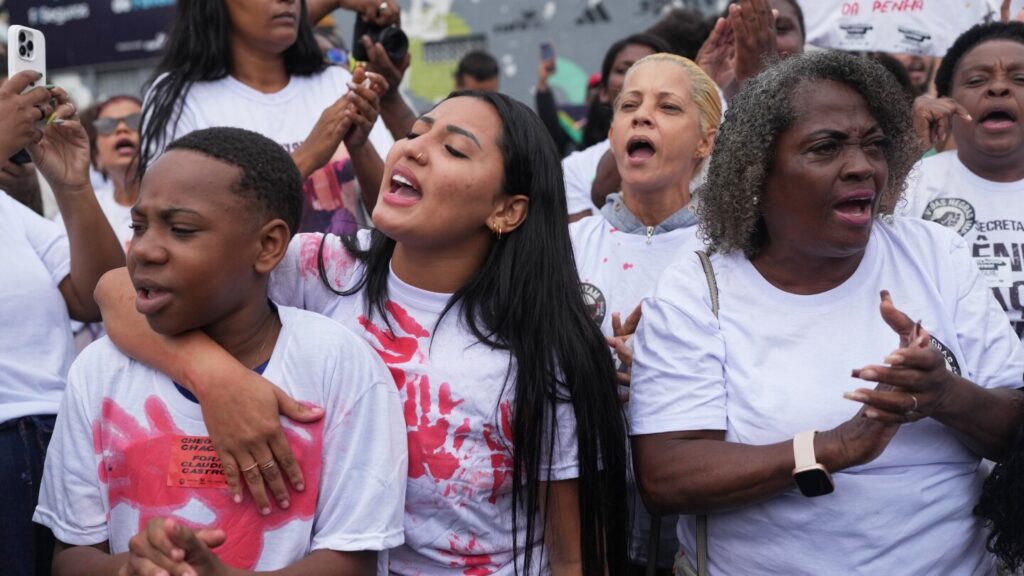 Protesters demand resignation of Rio's Cláudio Castro after deadly police raid