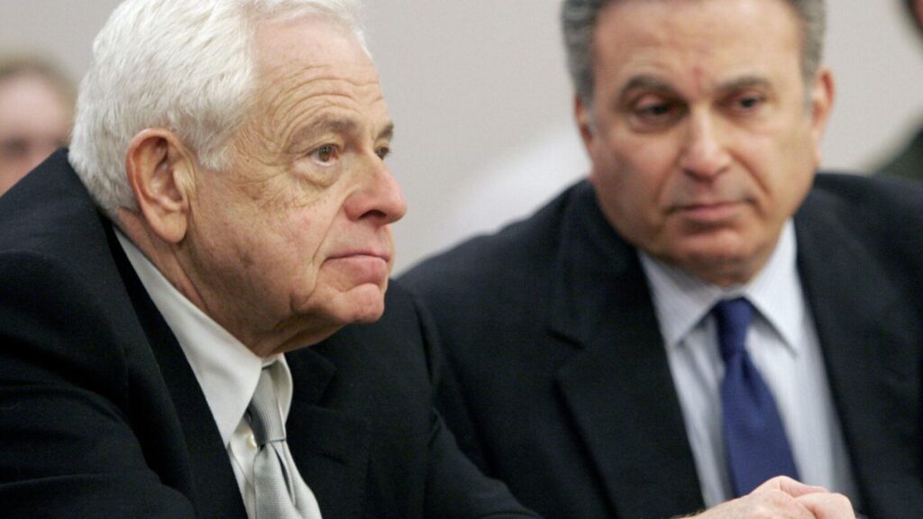 Class-action lawyer Stan Chesley dies in Ohio