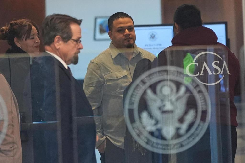 Judge to hold hearing on Kilmar Abrego Garcia prosecution