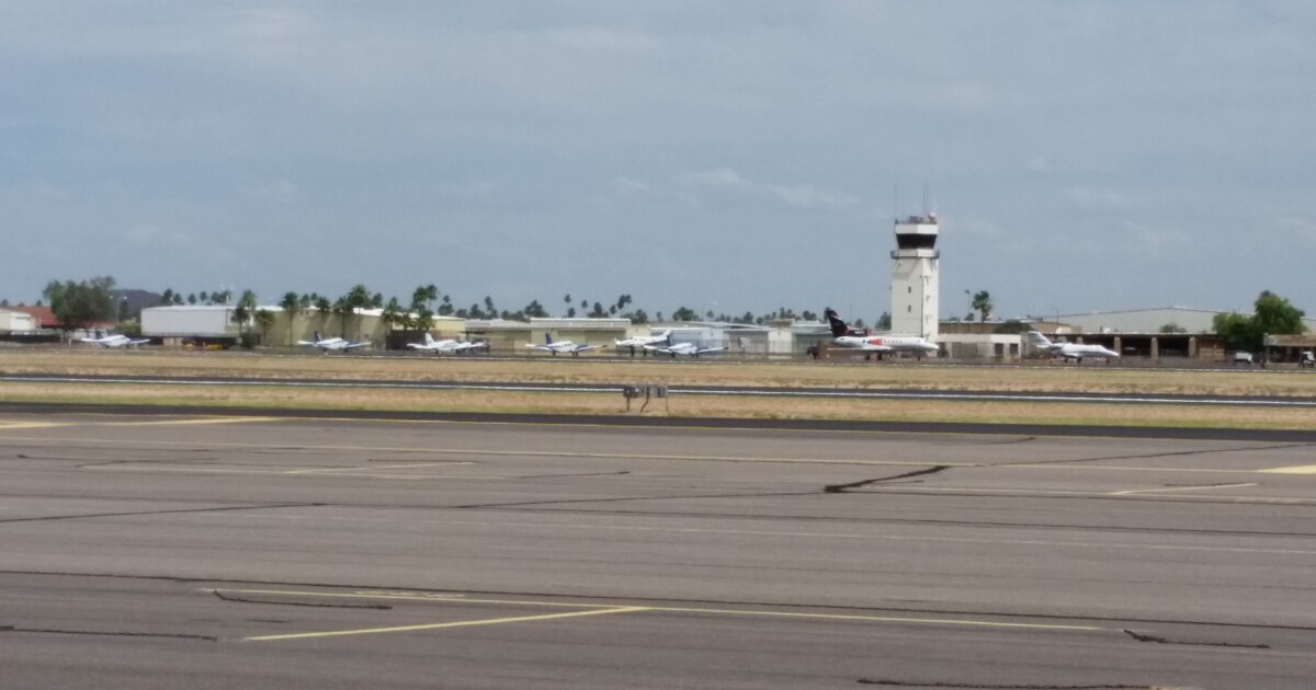Mesa residents raise concerns about noise coming from Falcon Field Airport training flights