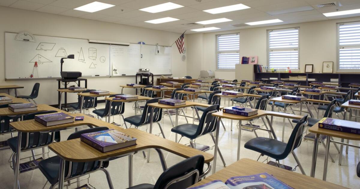 Cartwright school district to return to 5-day week, despite community opposition