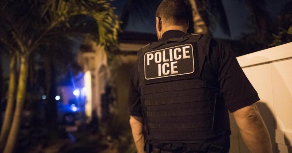 Gallego, Kelly introduce bill to require body cameras and set use-of-force standard for ICE