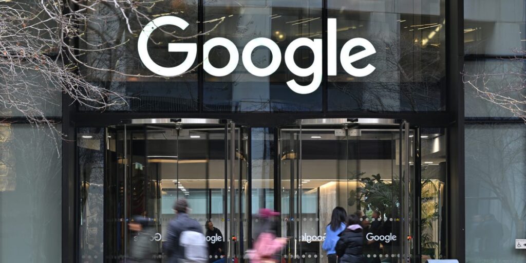 800 Google Employees Demand End to Any ICE, CBP Contracts