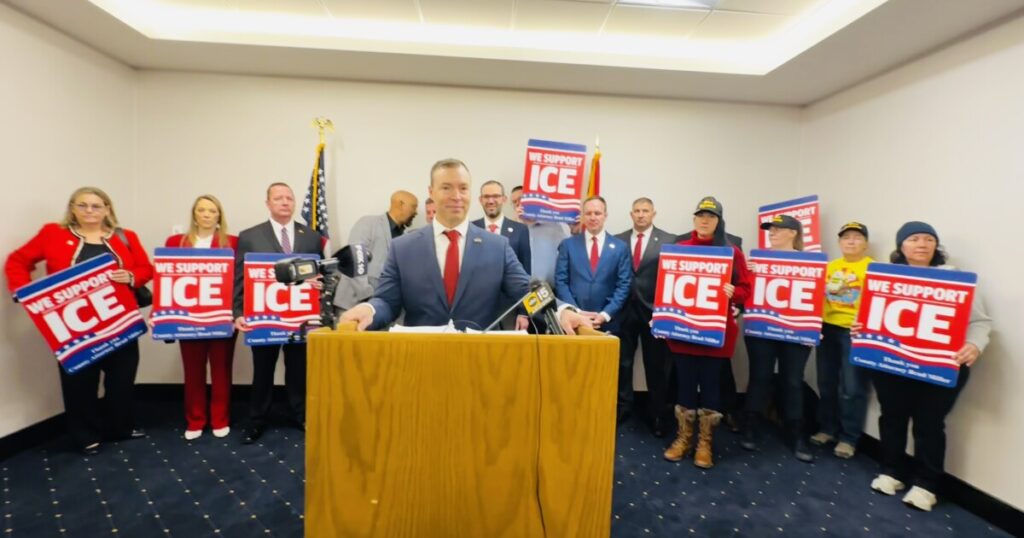 Judge temporarily blocks Pinal County attorney's partnership with ICE