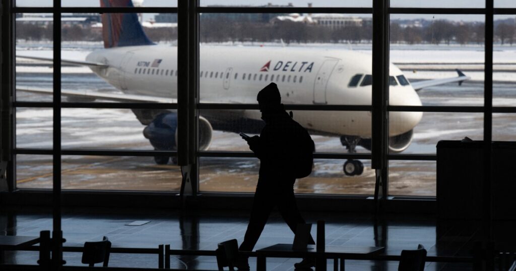Congress loses a flying perk as DHS shutdown continues