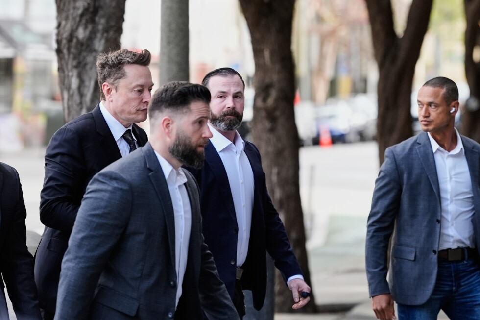 Elon Musk takes stand in shareholder trial in San Francisco over Twitter stock