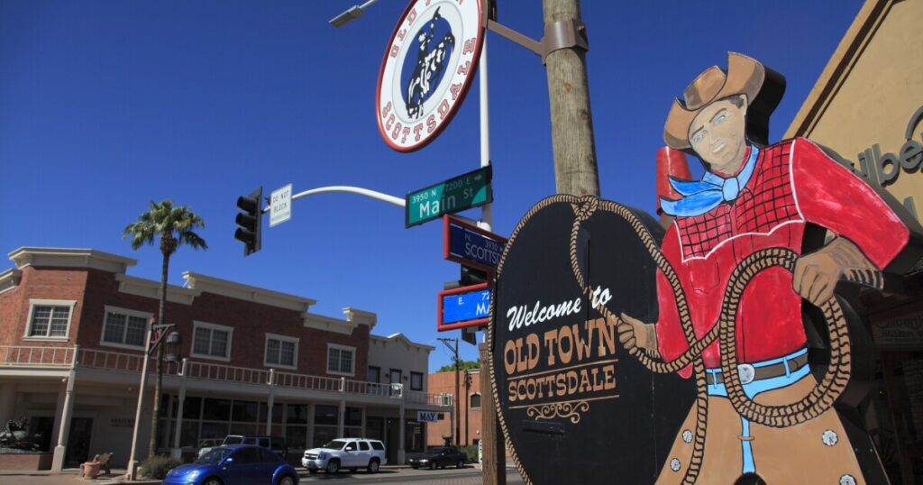 Scottsdale moves forward on new parking garage. Opponents say it's 'the worst space'