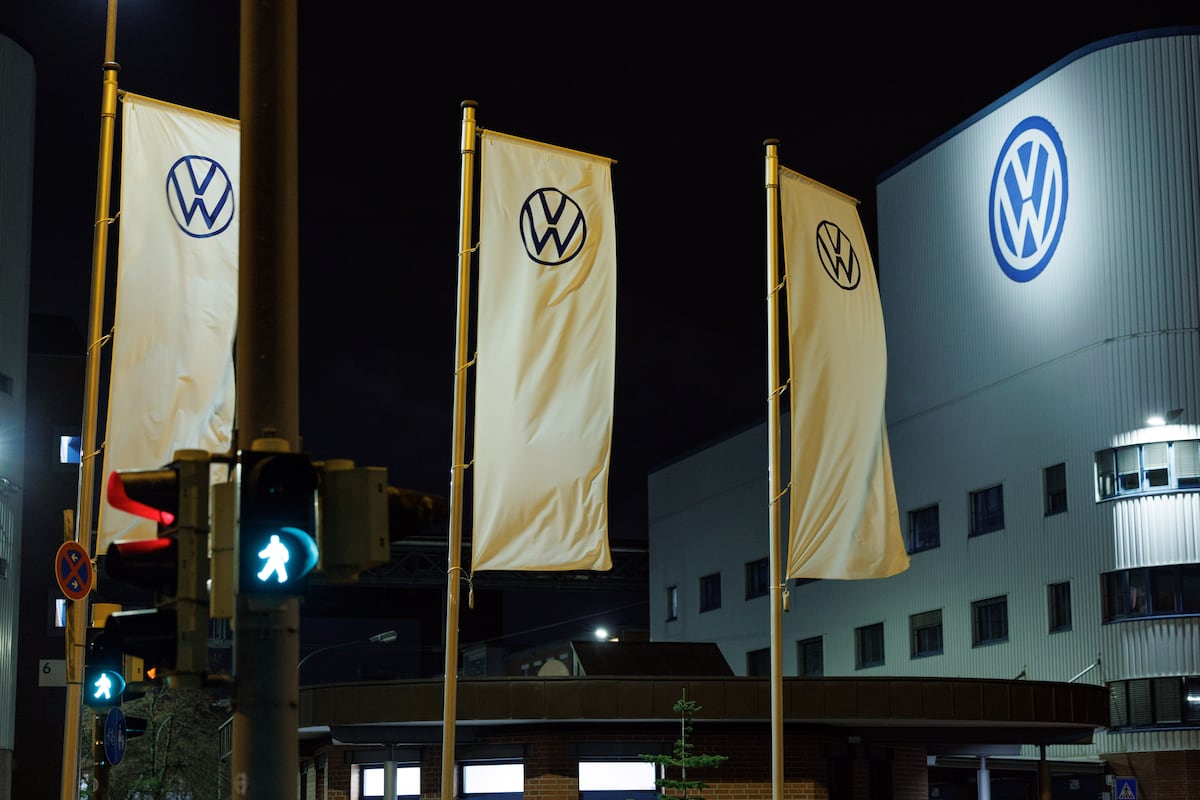 Volkswagen in talks to make Iron Dome parts at struggling German auto plant: report