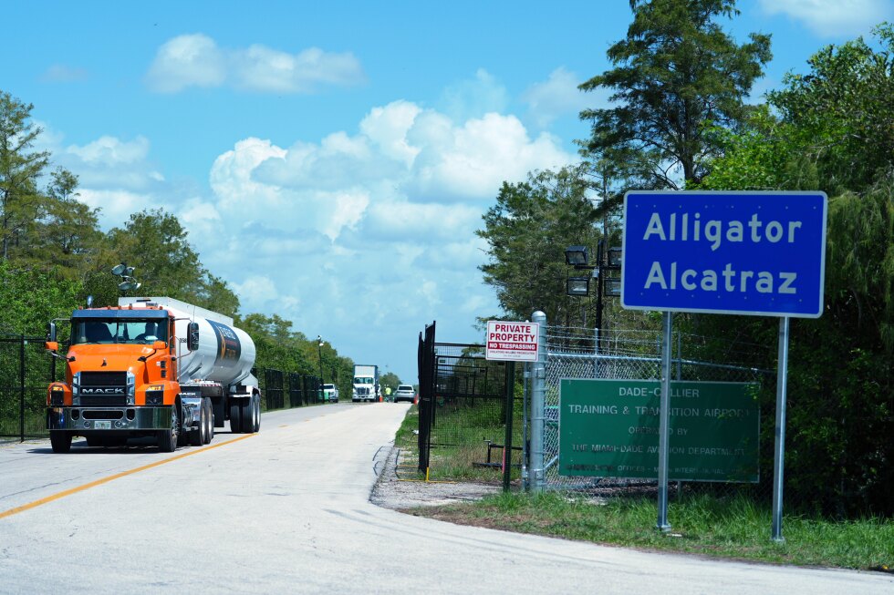 Court asked to lift halt on closing Everglades immigration detention center