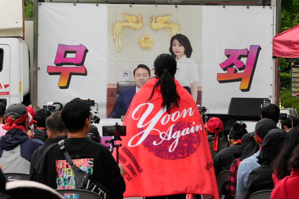 Court extends sentence for wife of ousted South Korean president