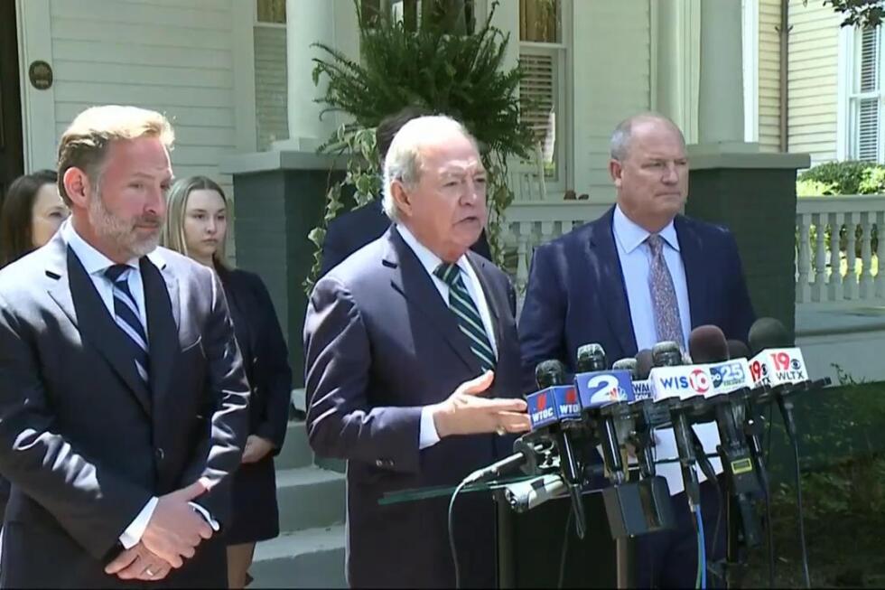 Alex Murdaugh sues clerk whose behavior led state Supreme Court to overturn his murder ...