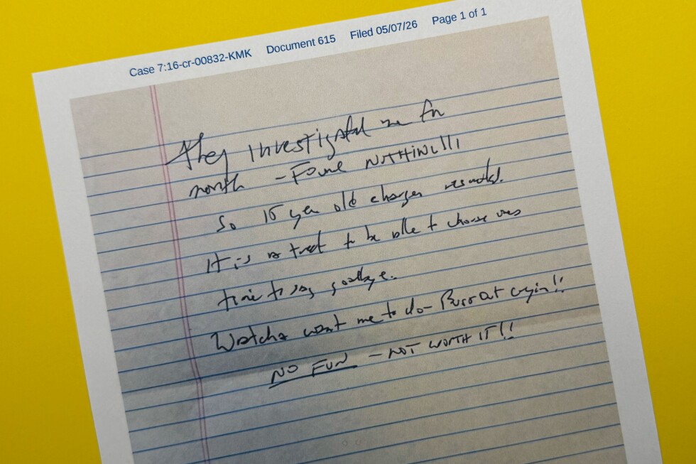 Handwriting experts: Note matches another found after Epstein's death