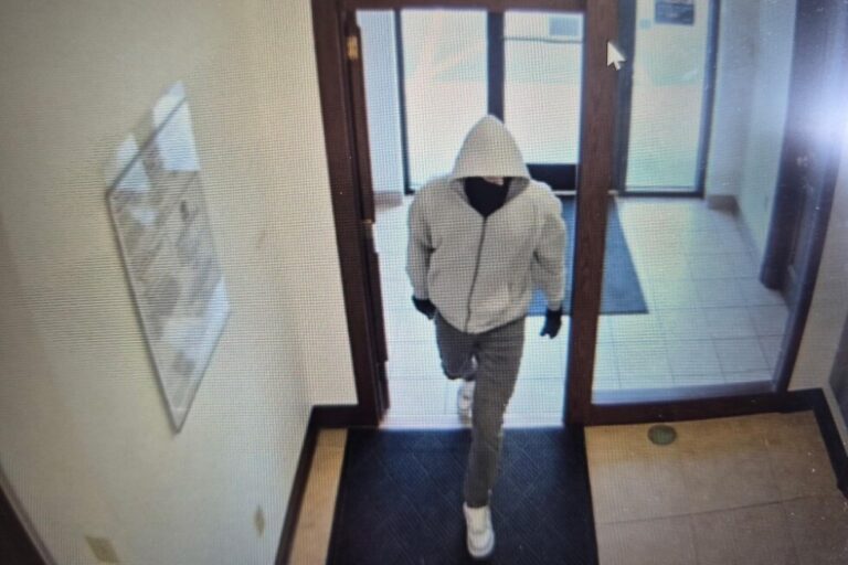 Kentucky Bank Robbery Suspect Charged After High-Speed Police Chase ...