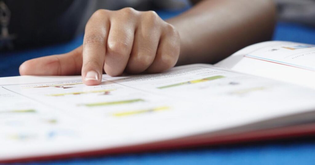 Researchers say U.S. schools are in a reading recession. Arizona is part of national trend