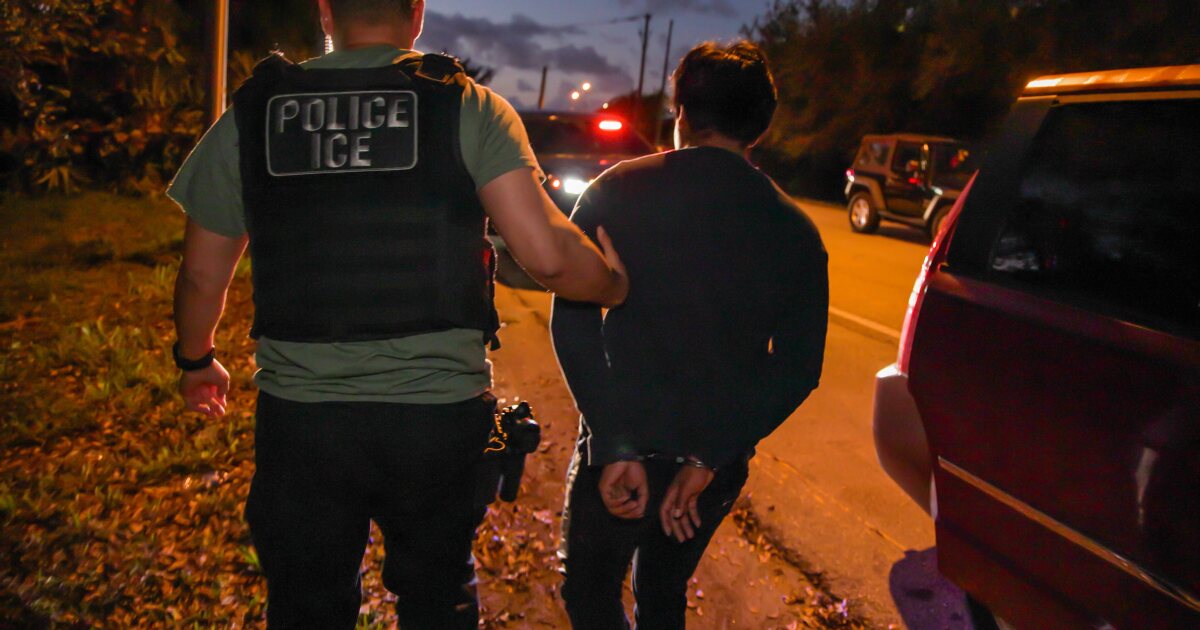 Non-Mexican deportees in Mexico face danger, lack options