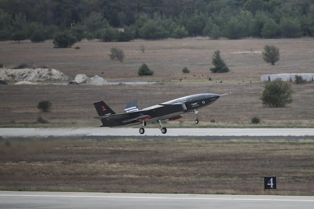 Leonardo, Baykar tout in-flight control of Kizilelma drone from a M-346 jet trainer