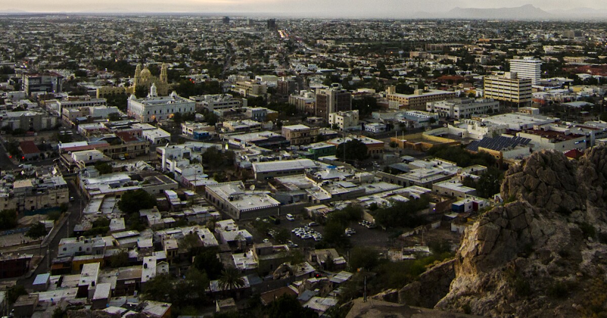 Search crews recover 3 bodies after heavy rain brings flooding to Nogales in Arizona and Sonora