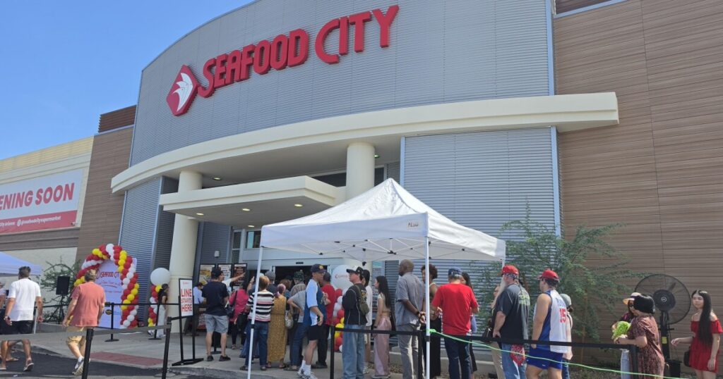Filipino supermarket Seafood City opens its first Arizona location