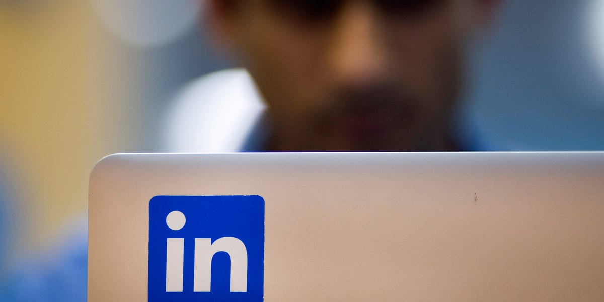 LinkedIn Users Add AI Skills, Drop Remote-Work Terms, Researchers Say