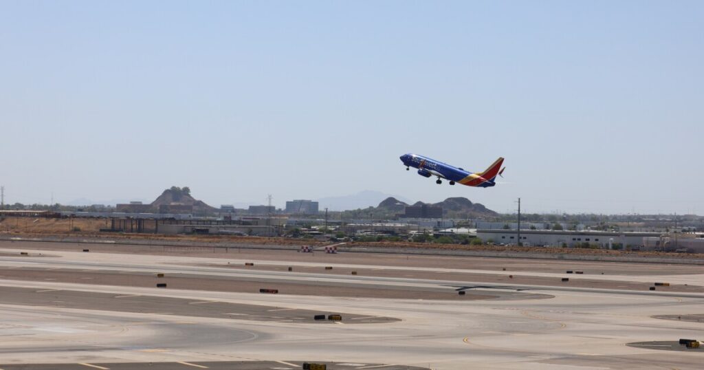 Flight delays due to hot weather could become more common in Phoenix and beyond