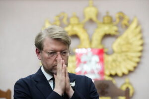 Russian court bars opposition Yabloko party from parliament ballot
