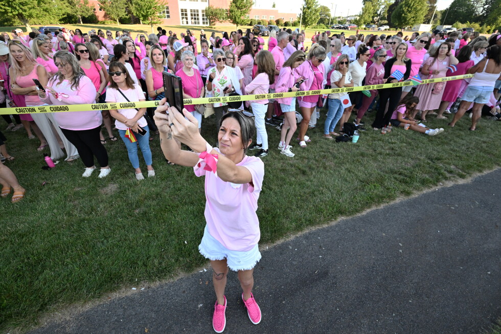 Hundreds in pink rally for Lindsay Clancy at her murder trial