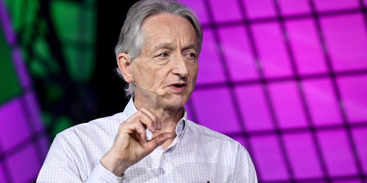 'Godfather of AI' Says US Has About a Year to Regulate AI