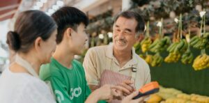 It’s OK if managers step in to help their sales staff – but not too much