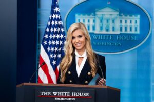 Katie Zacharia Is Bad On Stage, Lying About Being A Lawyer